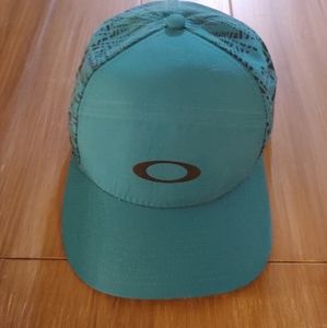 Women's Oakley hat